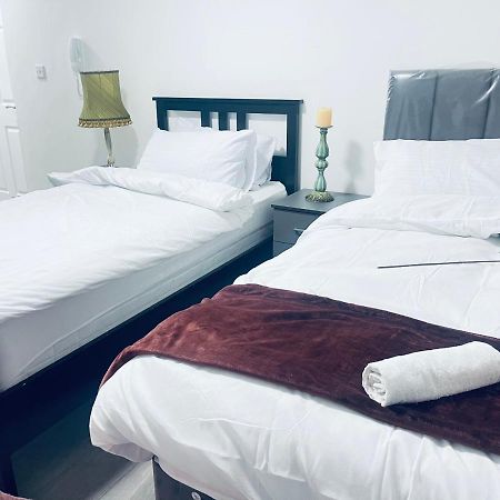 1 Bed Apartment With 2 Beds 1 Double Plus 1 Single Birmingham Exterior foto
