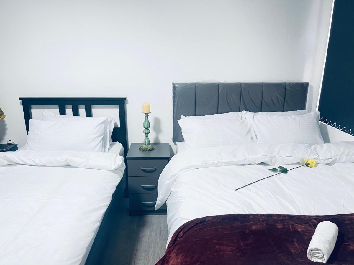1 Bed Apartment With 2 Beds 1 Double Plus 1 Single Birmingham Exterior foto